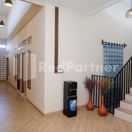 Ndliman House Near Ugm Jogja Mitra Reddoorz Hotel Kejayan ภายนอก รูปภาพ