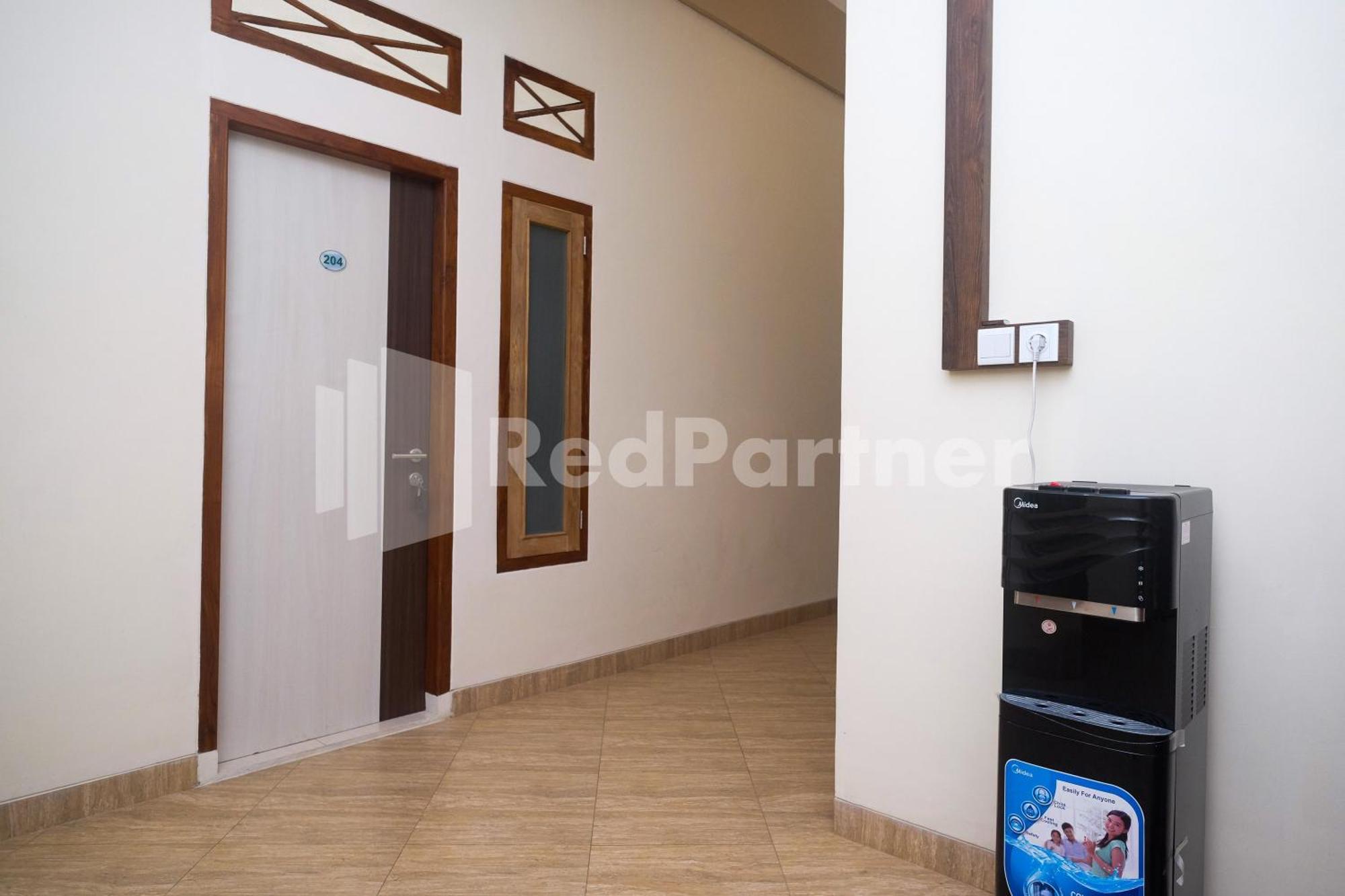 Ndliman House Near Ugm Jogja Mitra Reddoorz Hotel Kejayan ภายนอก รูปภาพ