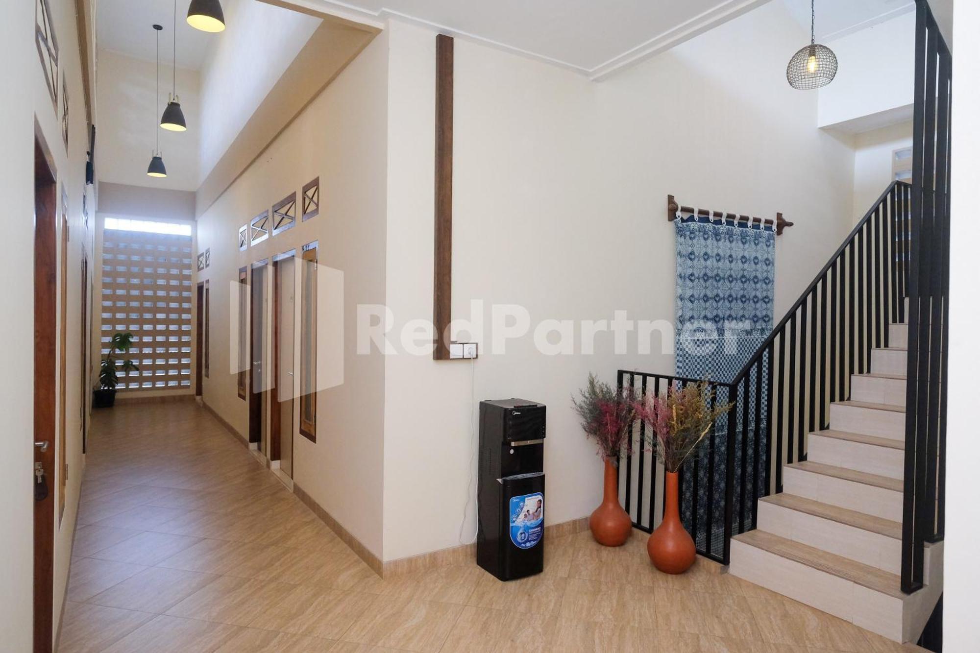 Ndliman House Near Ugm Jogja Mitra Reddoorz Hotel Kejayan ภายนอก รูปภาพ