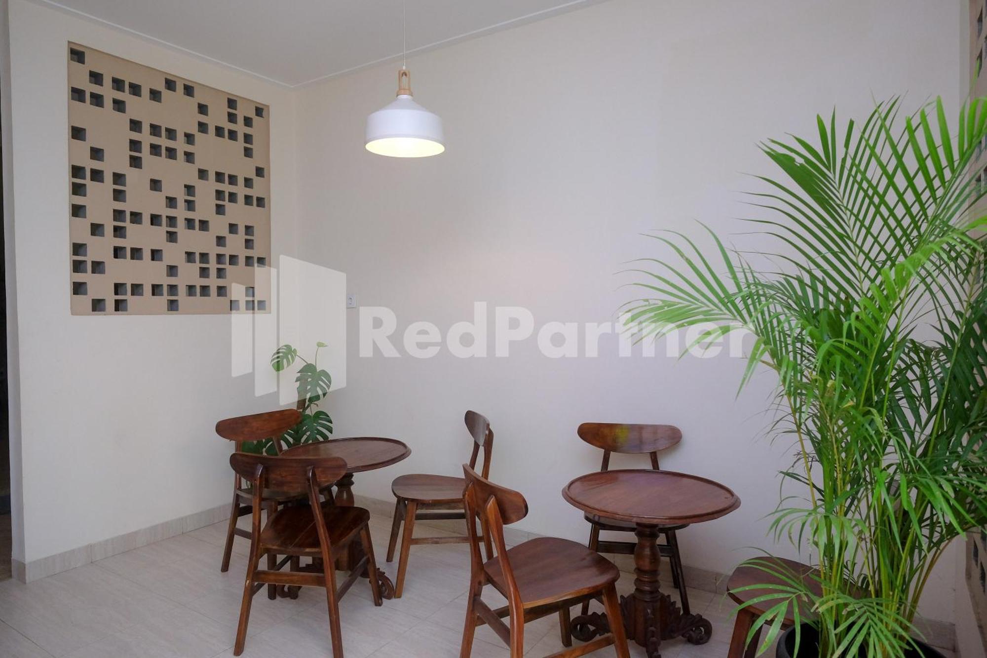 Ndliman House Near Ugm Jogja Mitra Reddoorz Hotel Kejayan ภายนอก รูปภาพ