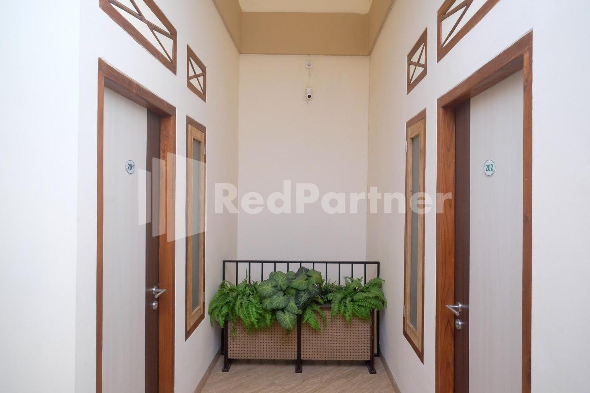 Ndliman House Near Ugm Jogja Mitra Reddoorz Hotel Kejayan ภายนอก รูปภาพ