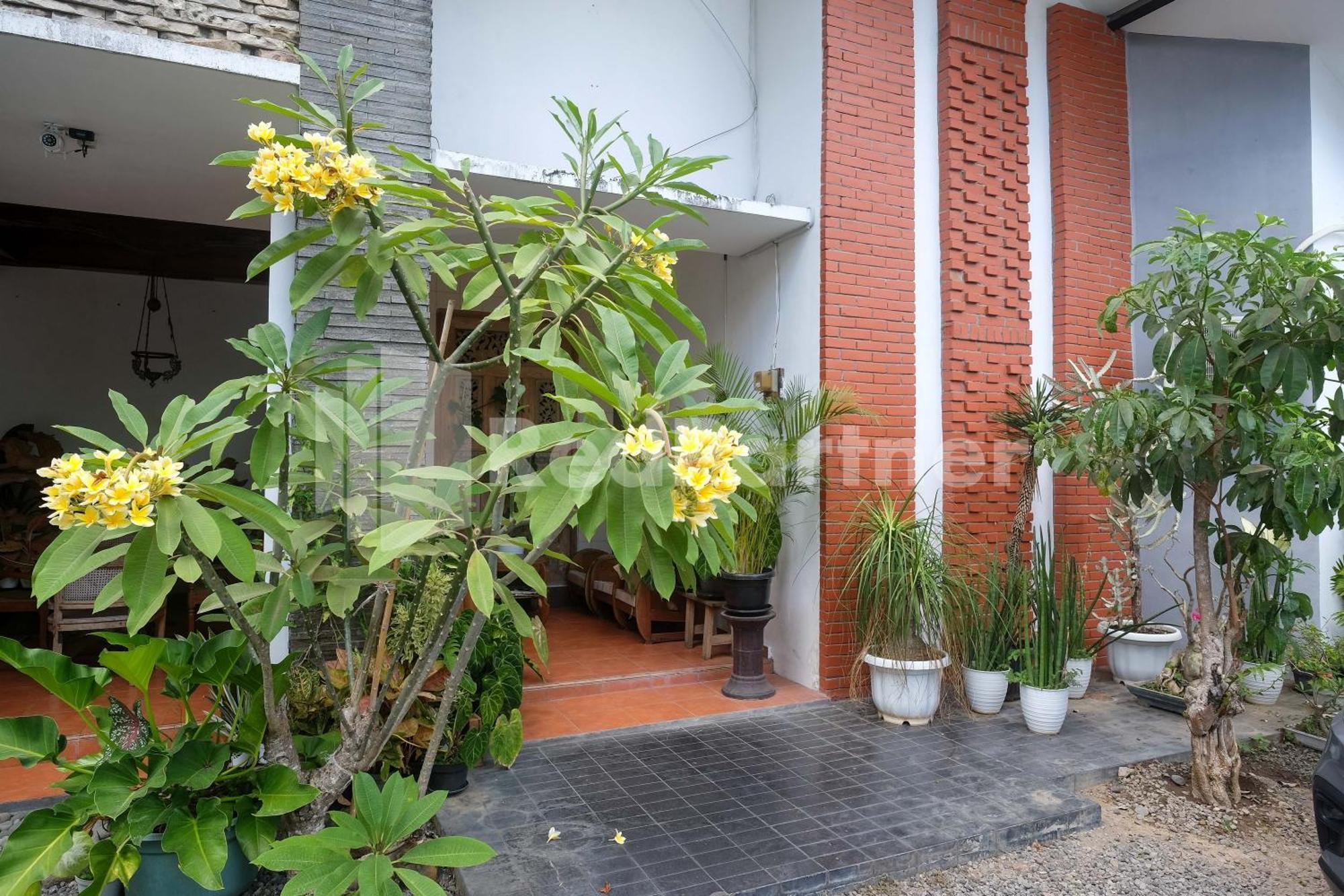 Ndliman House Near Ugm Jogja Mitra Reddoorz Hotel Kejayan ภายนอก รูปภาพ