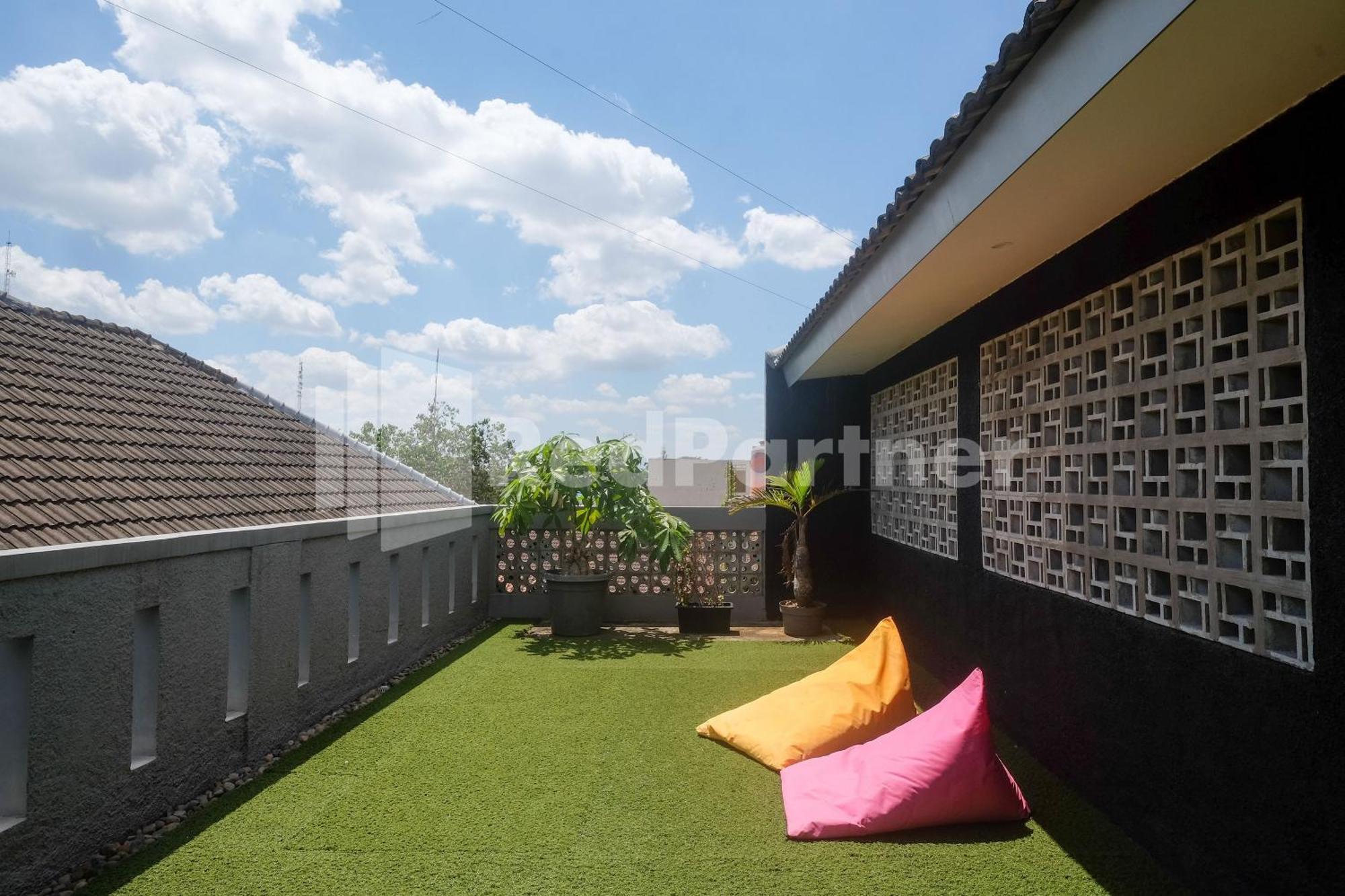 Ndliman House Near Ugm Jogja Mitra Reddoorz Hotel Kejayan ภายนอก รูปภาพ